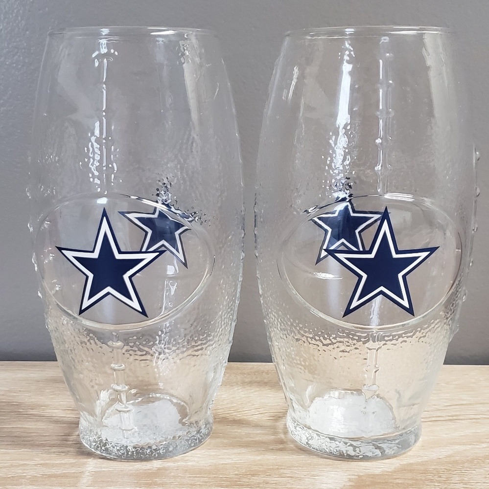 2 Dallas cowboys football glasses